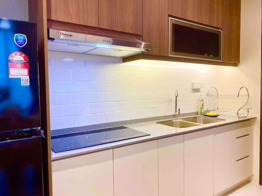 The Podium-3r2b-free 2 Parking-12 Pax-d321 Apartment *