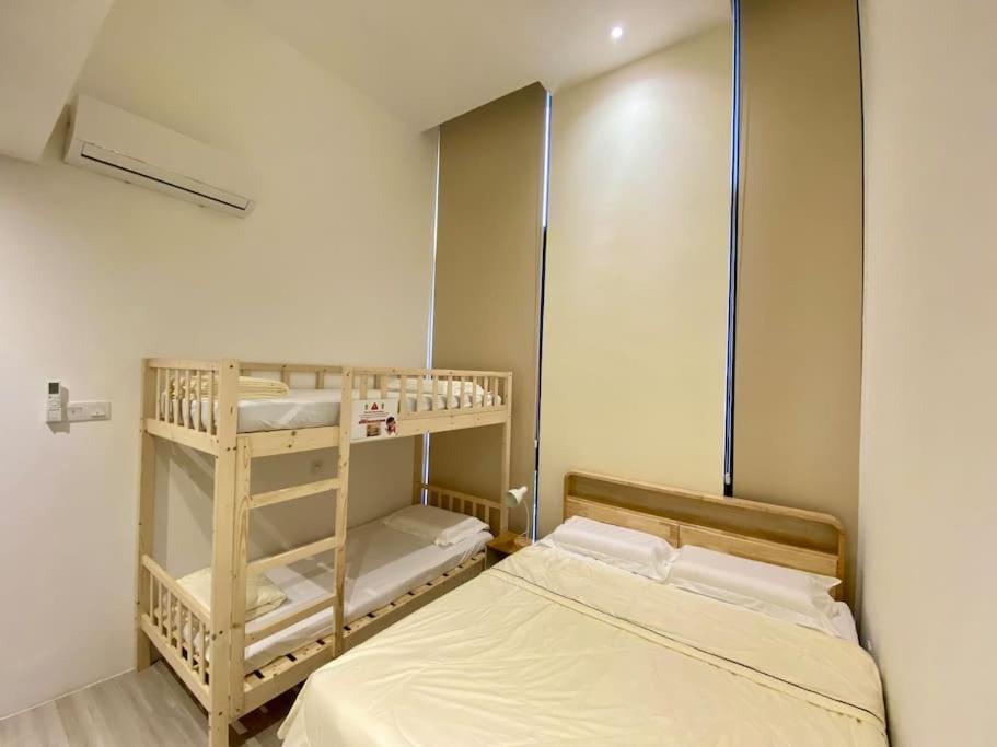 The Podium-3r2b-free 2 Parking-12 Pax-d321 * Kuching